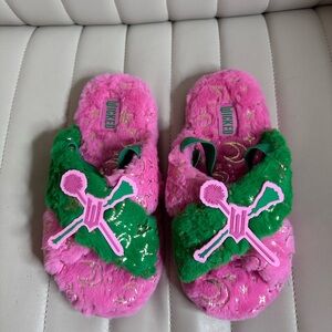 NWOT Girls WICKED Pink and Green Plush Slippers with Strap